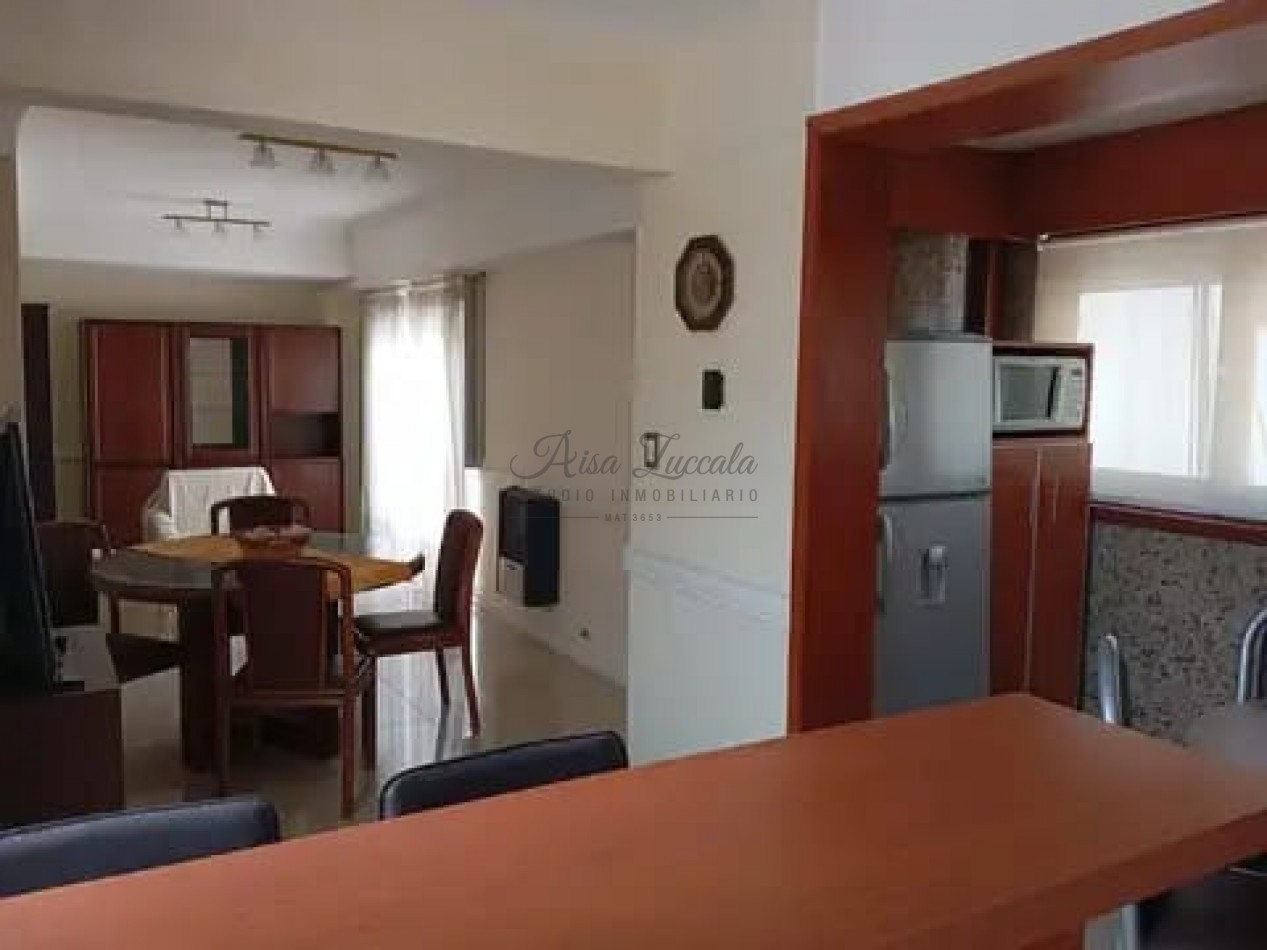 EN VENTA! 2 AMB C/ BALCON Y COCHERA - ZONA CENTRO 