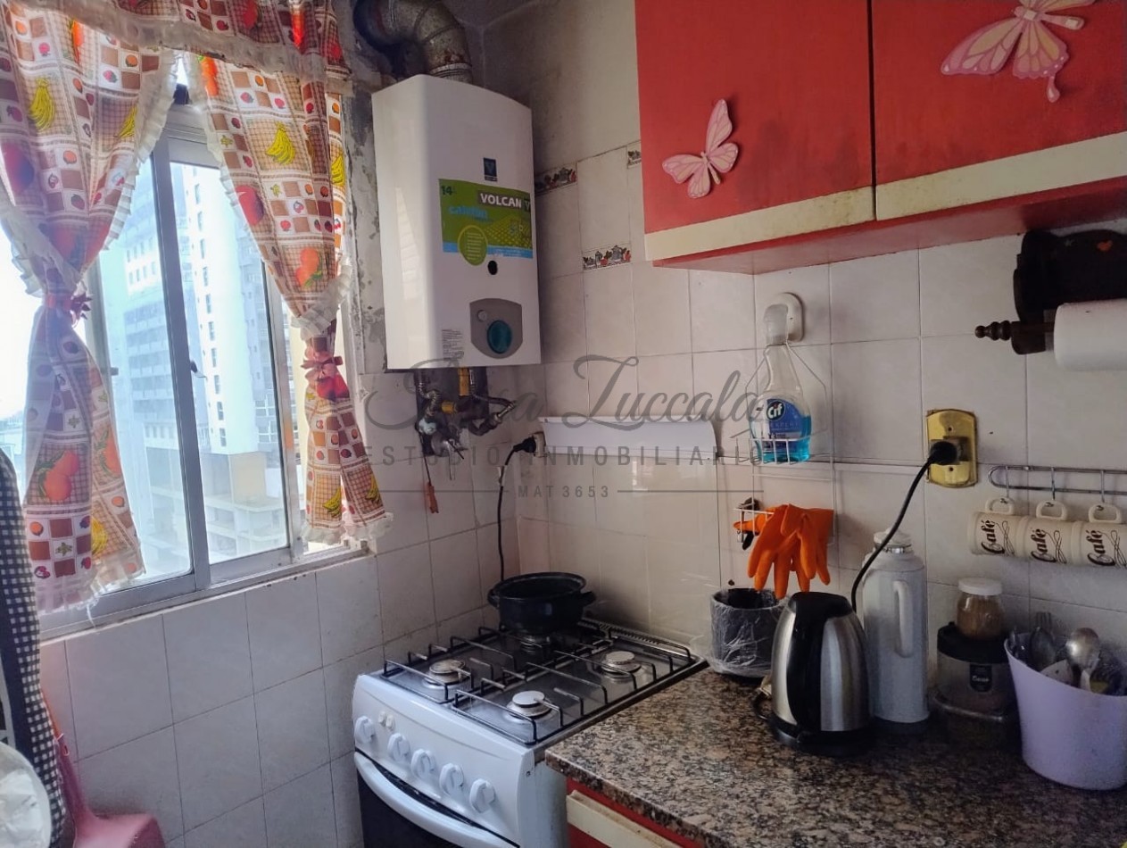 EN VENTA !! 2 AMB. SOBRE PEATONAL SAN MARTIN 