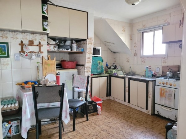 EN VENTA ! ZONA POMPEYA - PH DE 3 AMBIENTES