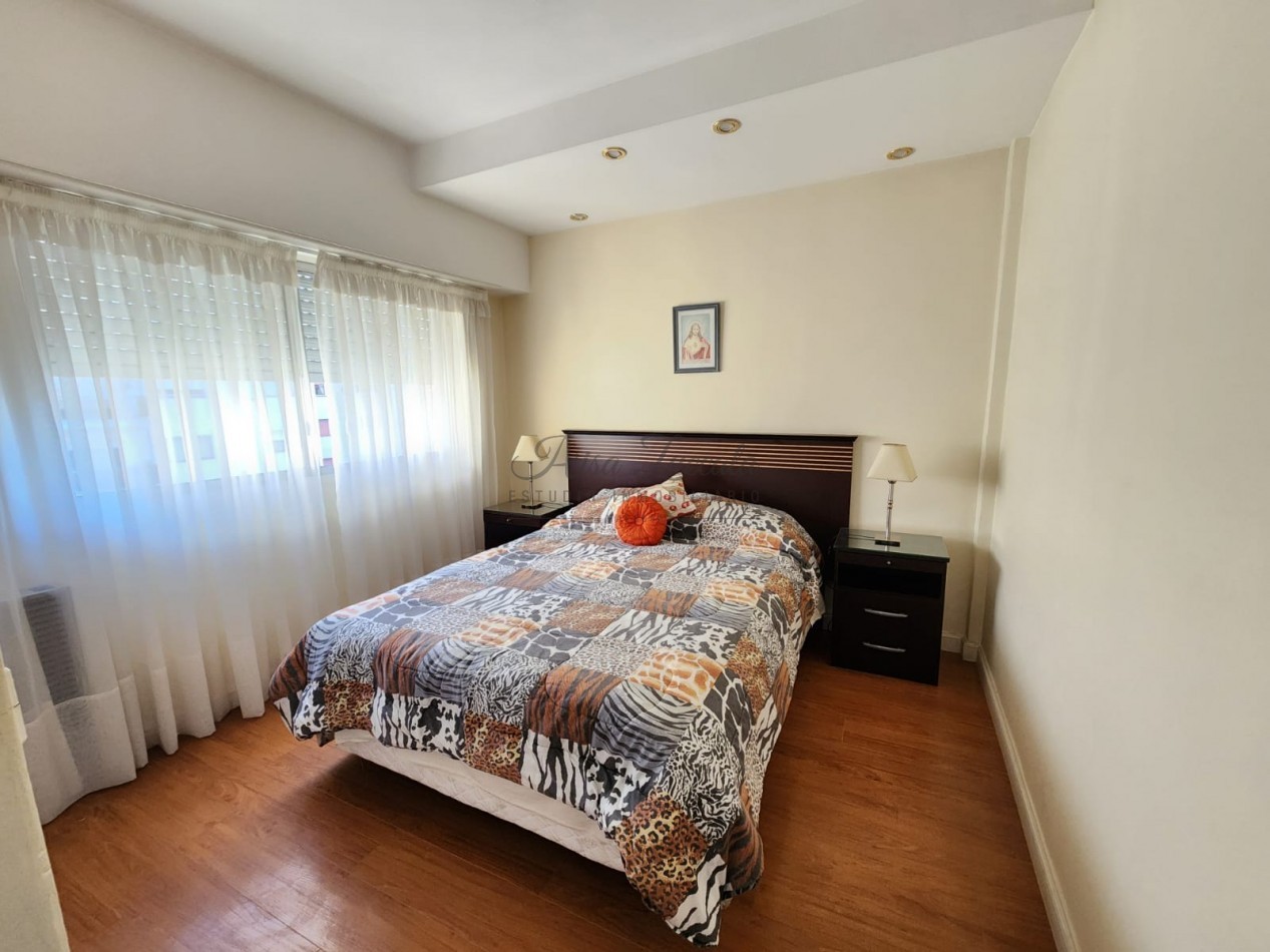 EN VENTA! 2 AMB C/ BALCON Y COCHERA - ZONA CENTRO
