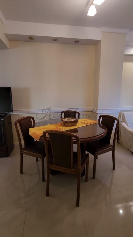 EN VENTA! 2 AMB C/ BALCON Y COCHERA - ZONA CENTRO