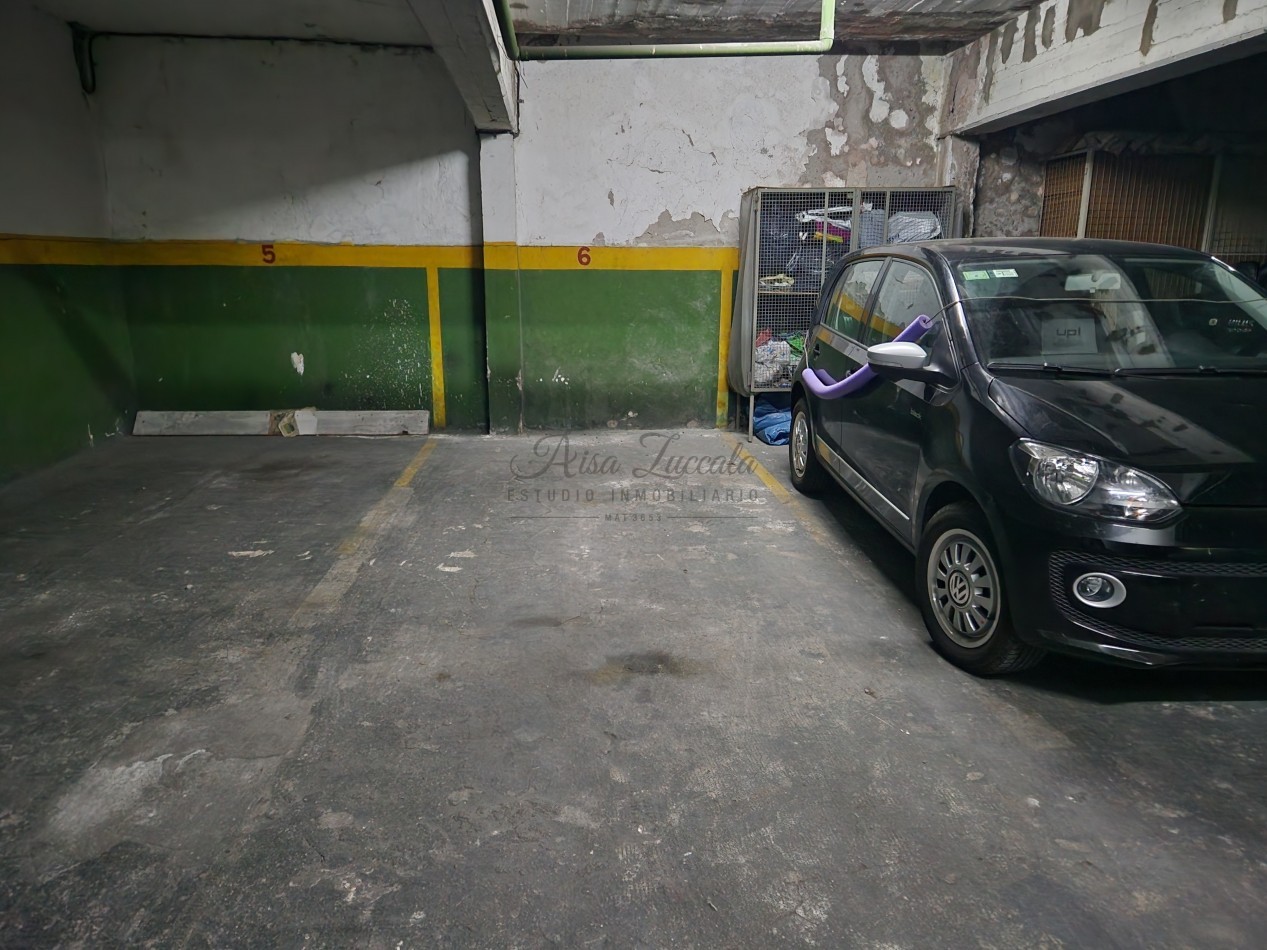 EN VENTA! 2 AMB C/ BALCON Y COCHERA - ZONA CENTRO