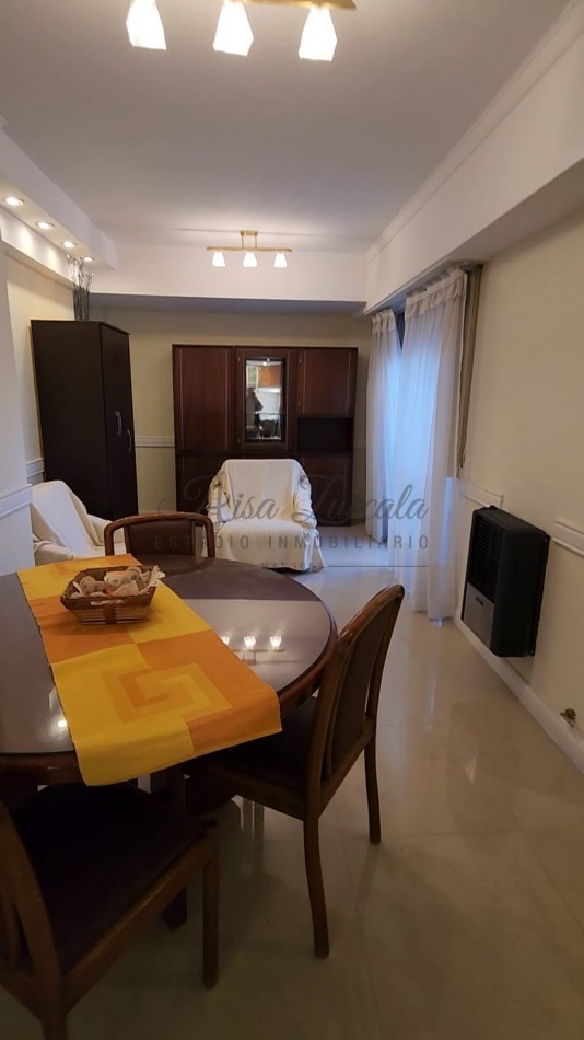 EN VENTA! 2 AMB C/ BALCON Y COCHERA - ZONA CENTRO