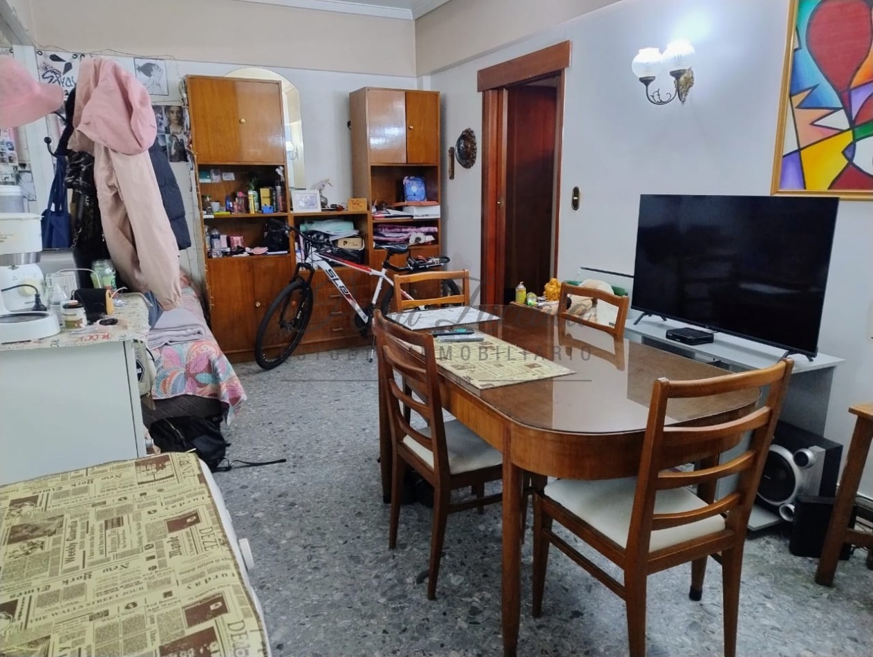 EN VENTA !! 2 AMB. SOBRE PEATONAL SAN MARTIN 